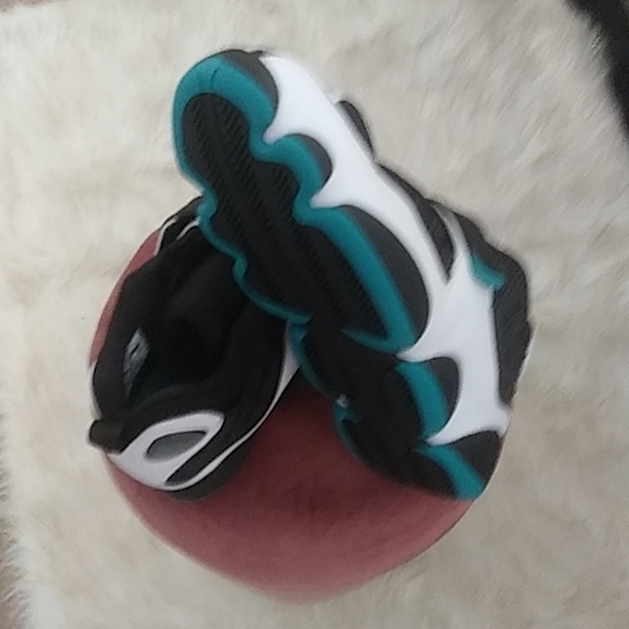 Jordan Black Cat size 8 Mens. Black/Turbo Green-white. - Picture 3 of 3